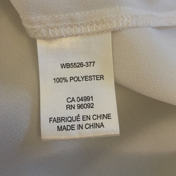 Short Sleeve V-Neck Blouse XS - Picture 3 of 3